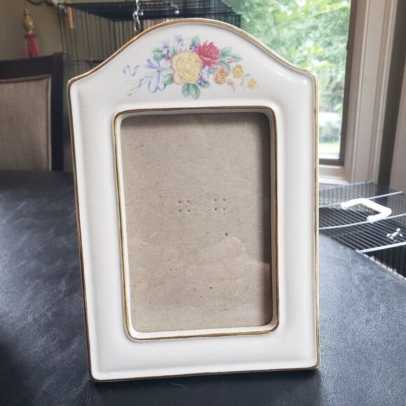 Vintage Hallmark Porcelain Picture Frame - Picture 1 of 4